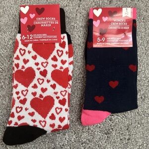 Heart Pattern Crew Socks - Red and Black